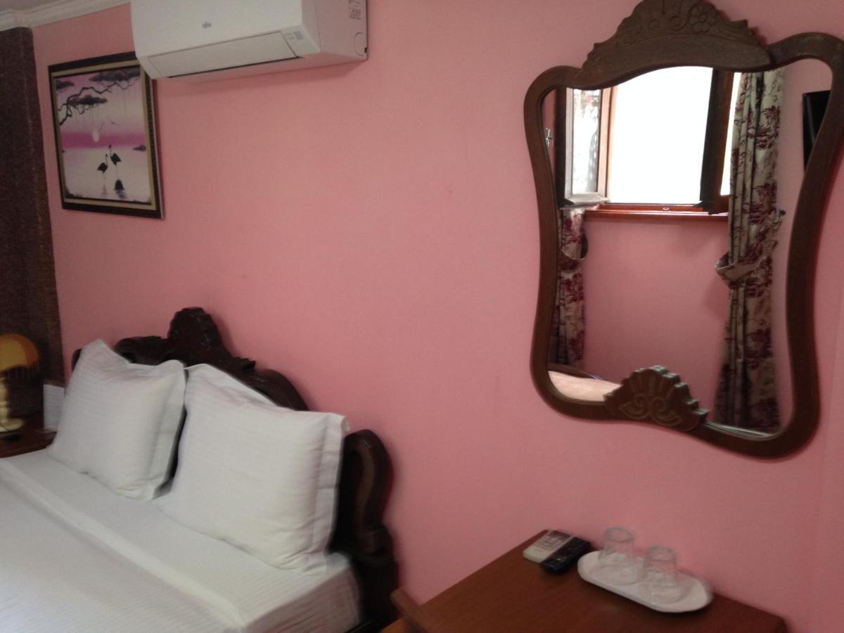 Hotel Vila Mano Korce Exterior photo