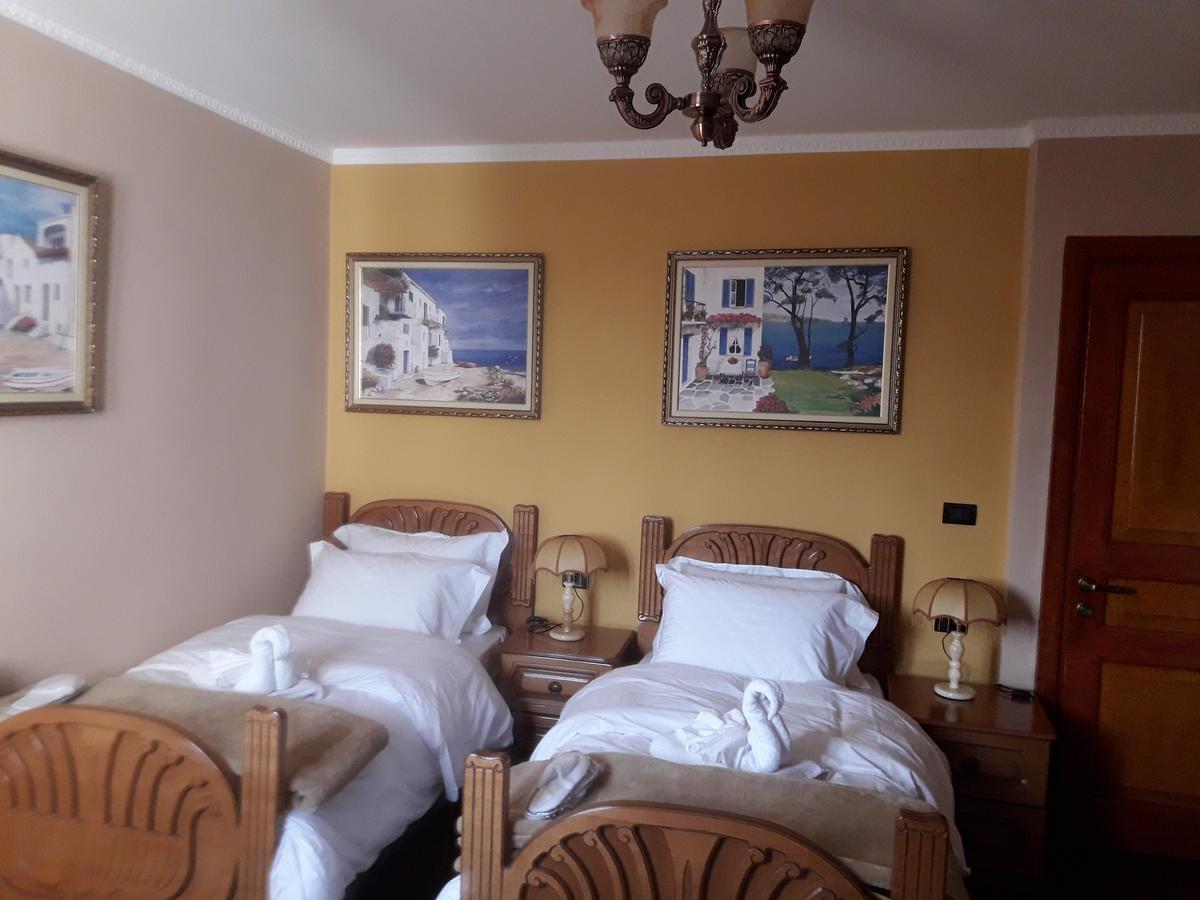 Hotel Vila Mano Korce Exterior photo